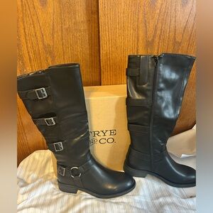 Frye & Co - Women's Black Leather Boots New in Box - size 7M